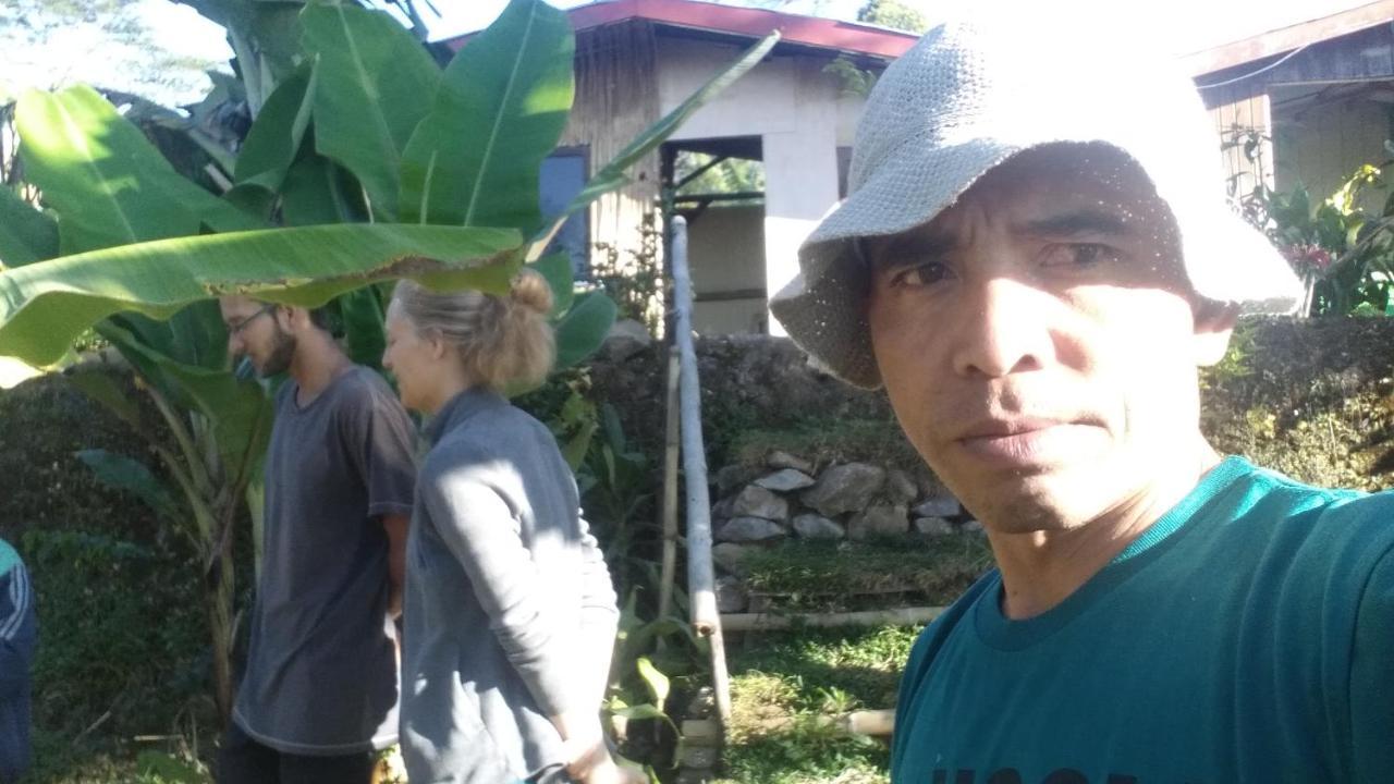 Karleta Homestay Рутенг Екстериор снимка