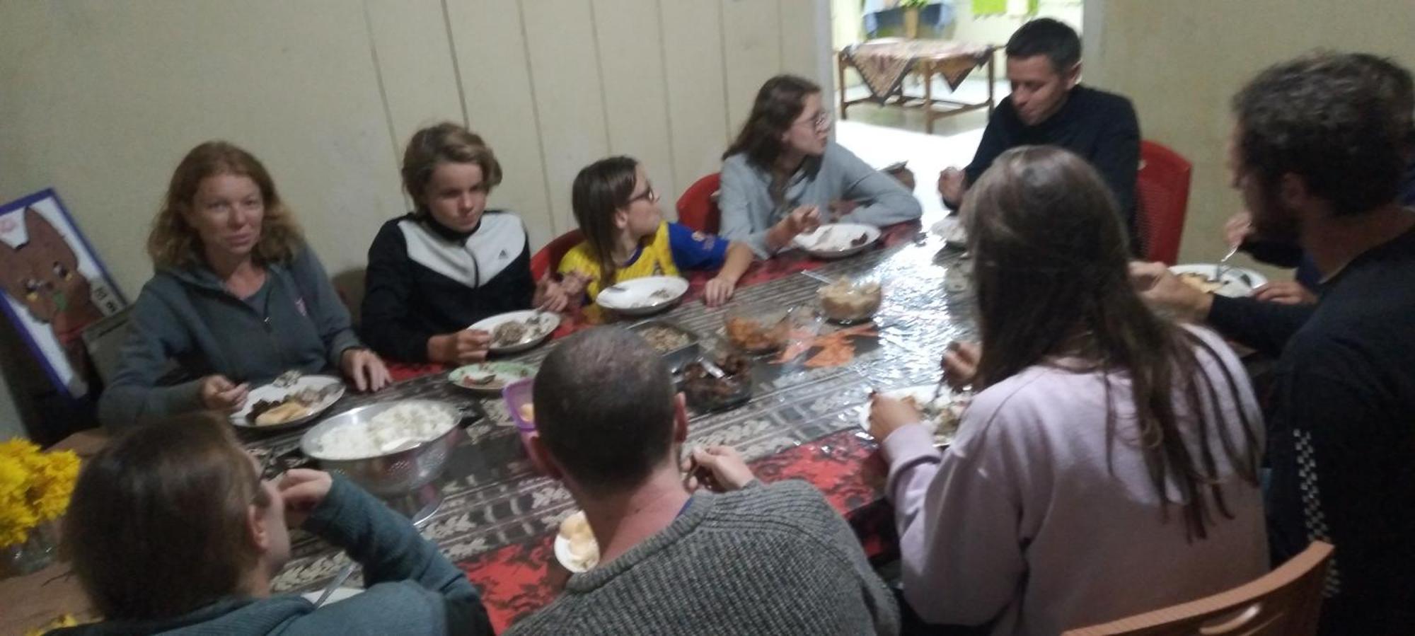 Karleta Homestay Рутенг Екстериор снимка