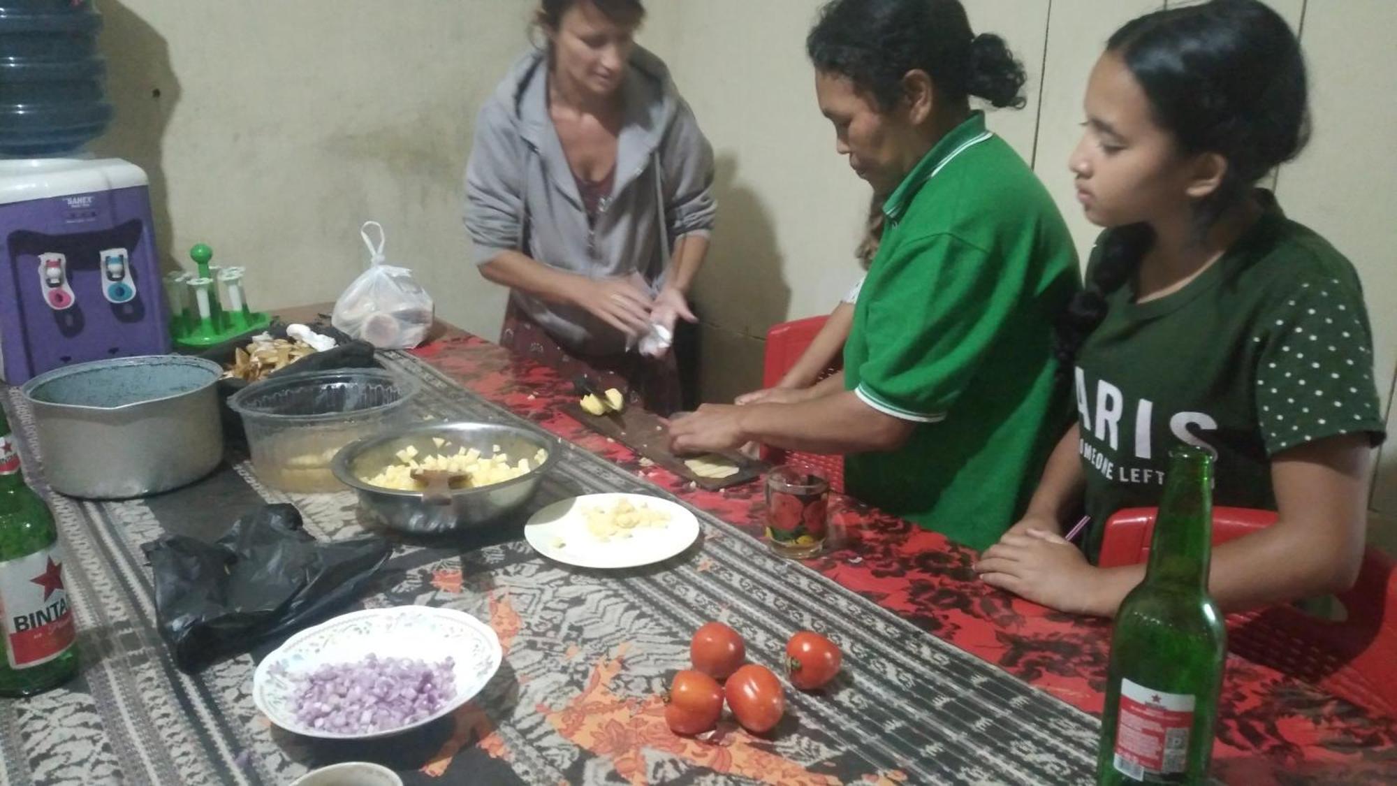 Karleta Homestay Рутенг Екстериор снимка