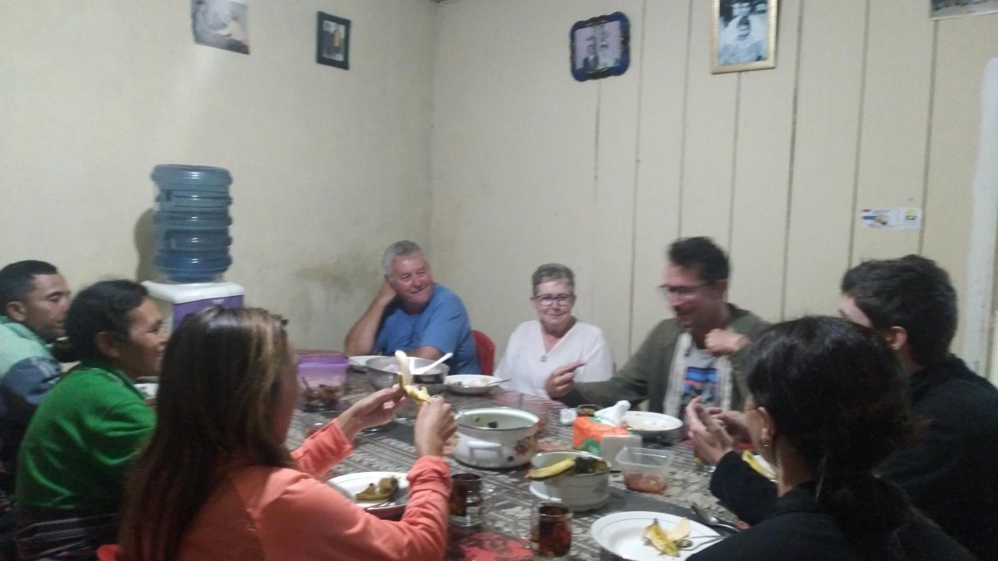 Karleta Homestay Рутенг Екстериор снимка